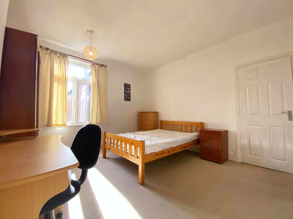 Additional image 8 of 5 bed terraced house for saleHartopp Road, Clarendon Park, Leicester LE2