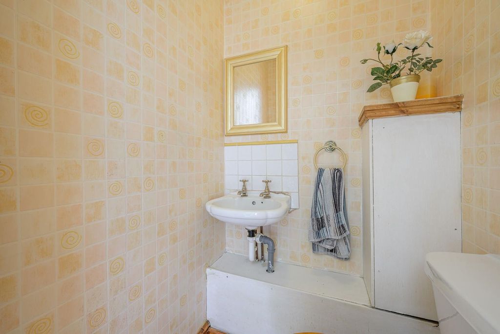 Additional image 20 of 4 bed property for saleSandringham Road, Wombourne, Wolverhampton WV5
