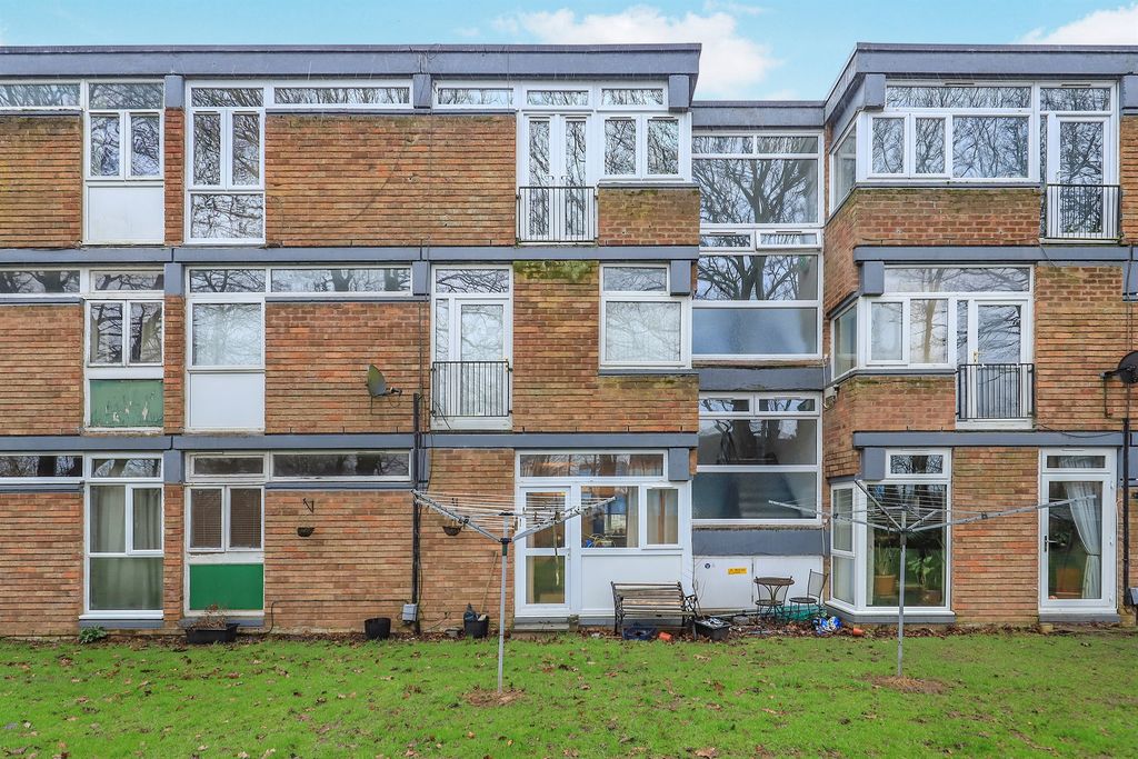Additional image 2 of 2 bed flat for saleNewbridge Crescent, Wolverhampton WV6