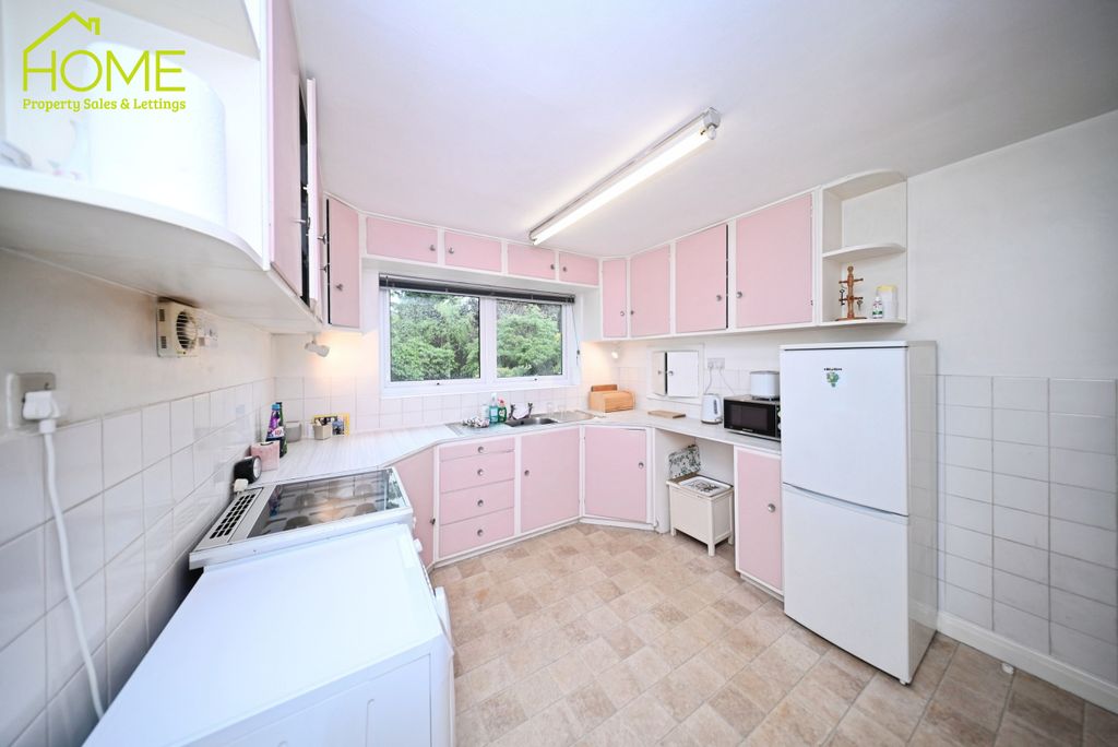 Additional image 2 of 3 bed detached house for saleCarisbrooke Avenue, Knighton, Leicester, Leicestershire LE2