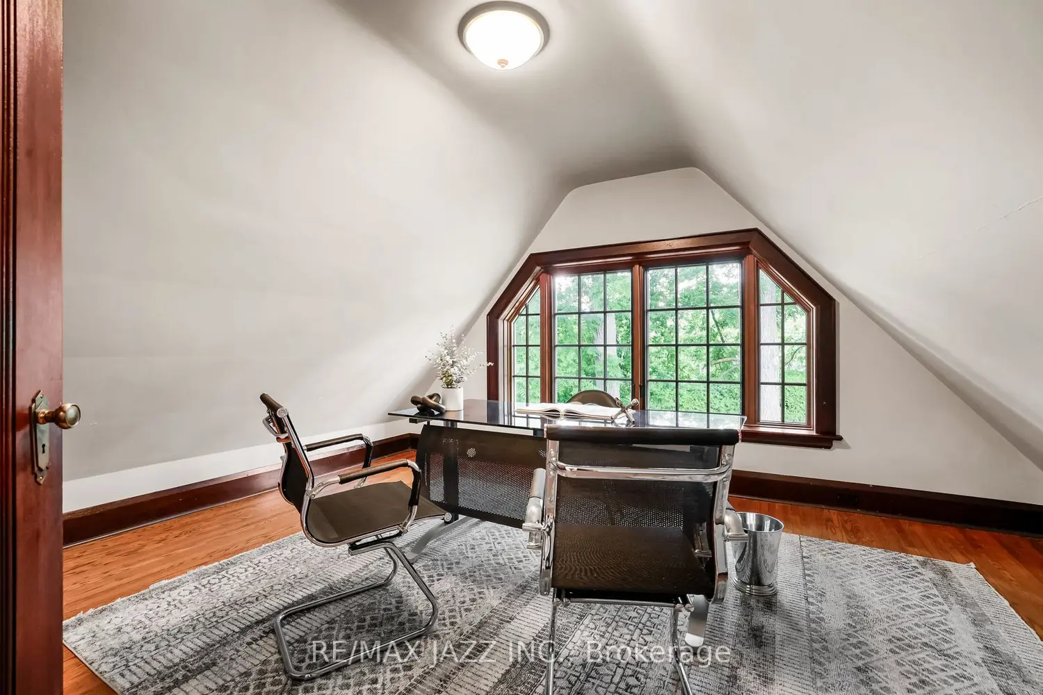 Additional image 16 of 690 Bessborough Drive