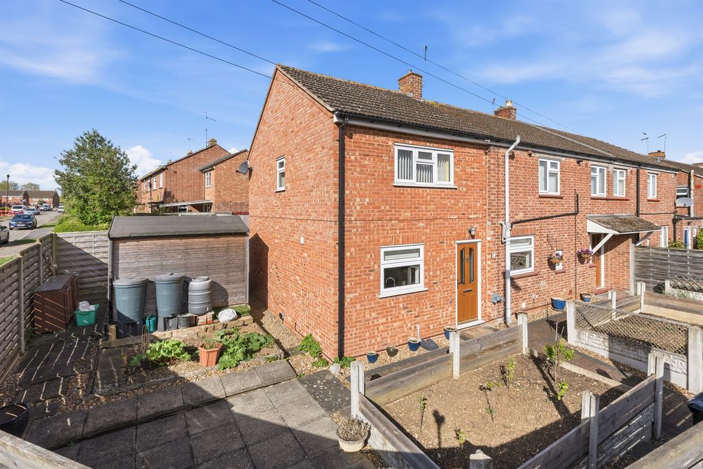 Additional image 4 of 4 bed terraced house for saleGlen Crescent, Stamford PE9