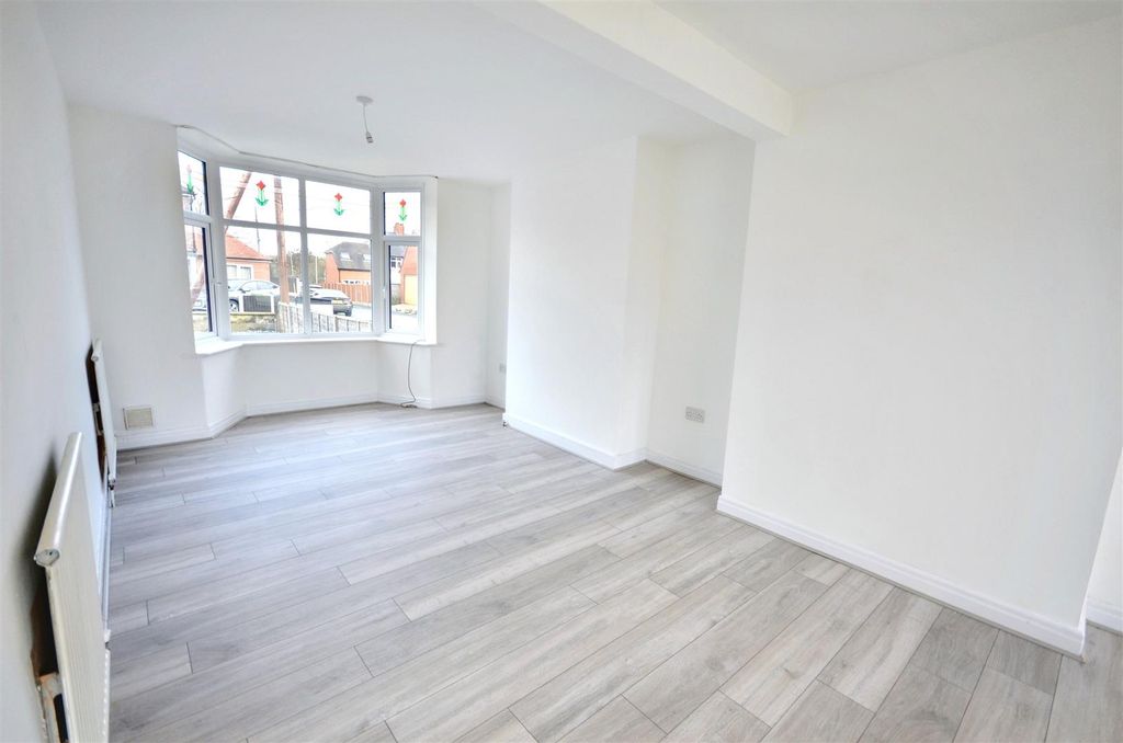 Additional image 2 of 3 bed semi-detached house for saleLongfield Avenue, Stone ST15