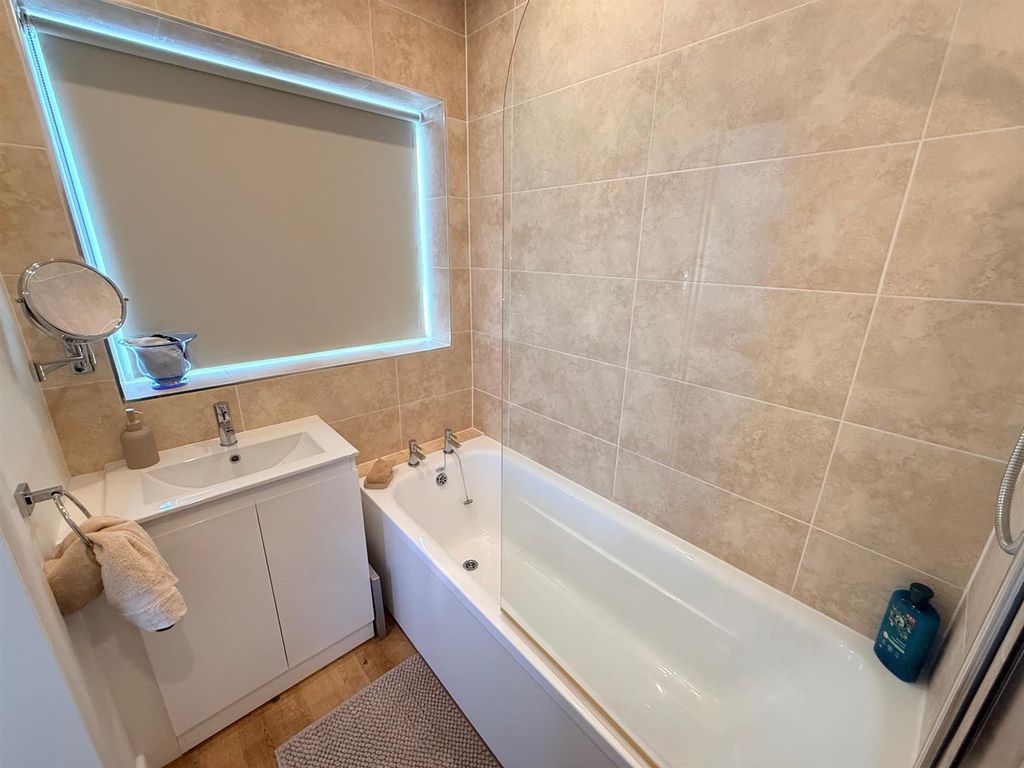 Additional image 13 of 3 bed detached bungalow for saleLaburnum Close, Kinver, Stourbridge DY7