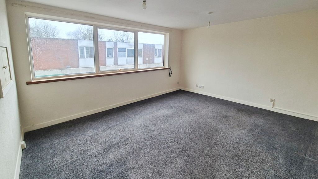 2 bed flat for saleParkside Shopping Precinct, Stafford ST16 photo 5