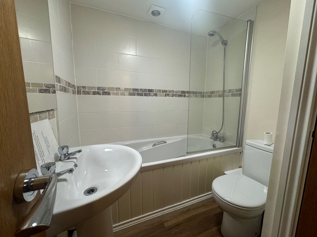 Additional image 7 of 2 bed flat for saleApsley House, 50 High Street, Royal Wootton Bassett SN4