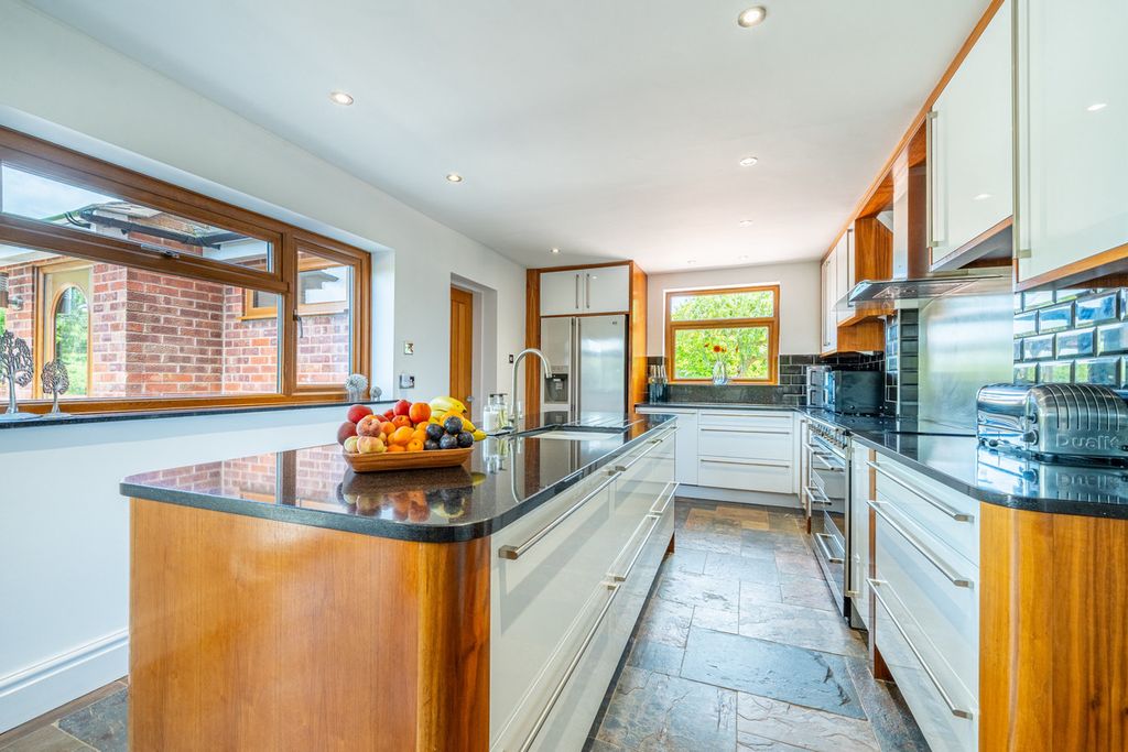 Additional image 9 of 4 bed detached house for saleChapel Lane, Hanbury, Staffordshire DE13