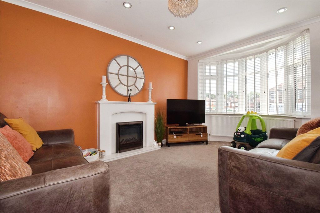 Additional image 2 of 3 bed semi-detached house for saleGlenborne Road, Leicester, Leicestershire LE2