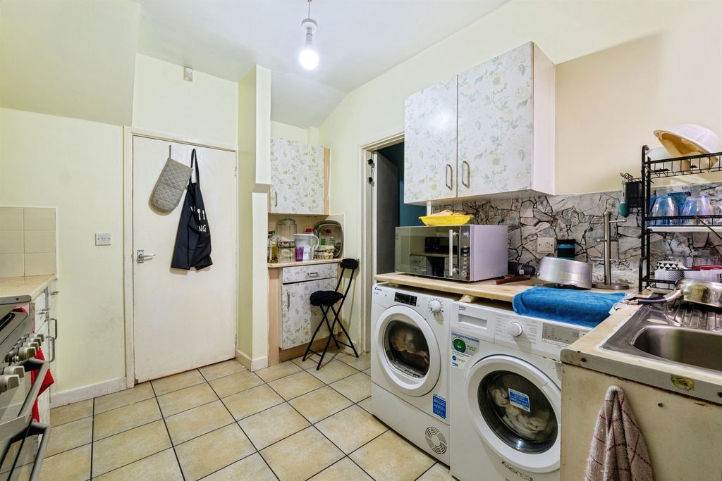 Additional image 12 of 3 bed semi-detached house for saleNew Parks Boulevard, Leicester LE3
