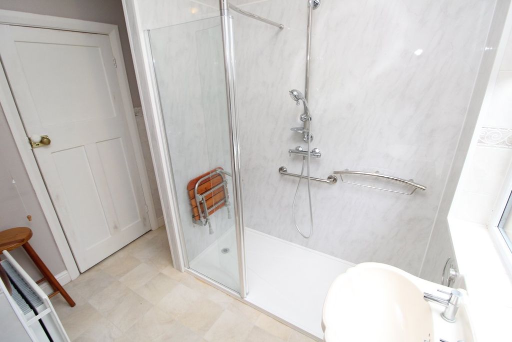 Additional image 12 of 3 bed detached bungalow for saleLittle Glen Road, Glen Parva, Leicester LE2