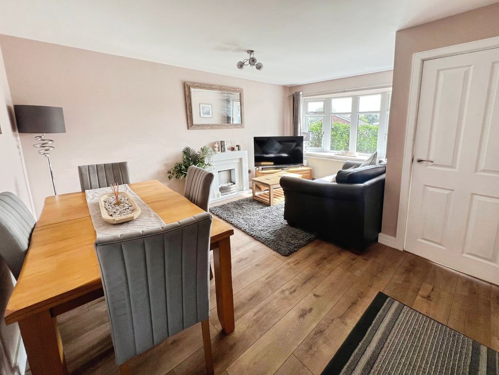 3 bed semi-detached house for salePark Road, Barton-Under-Needwood DE13 photo 3