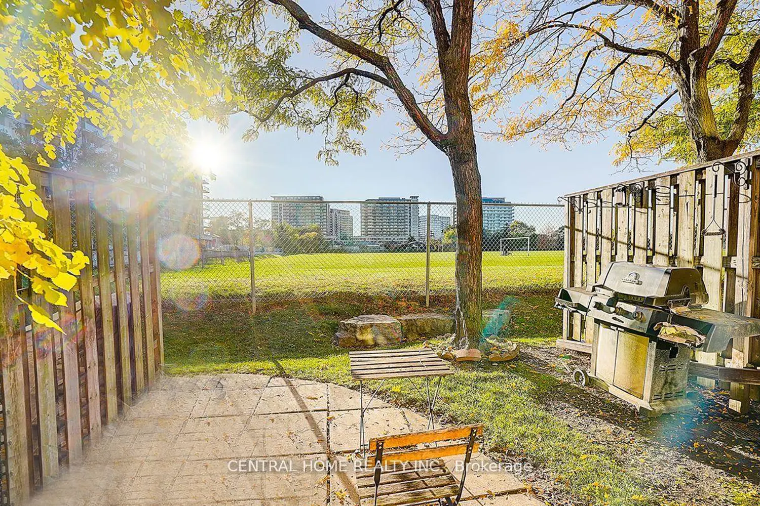 Additional image 20 of 988 Sheppard Avenue 11
