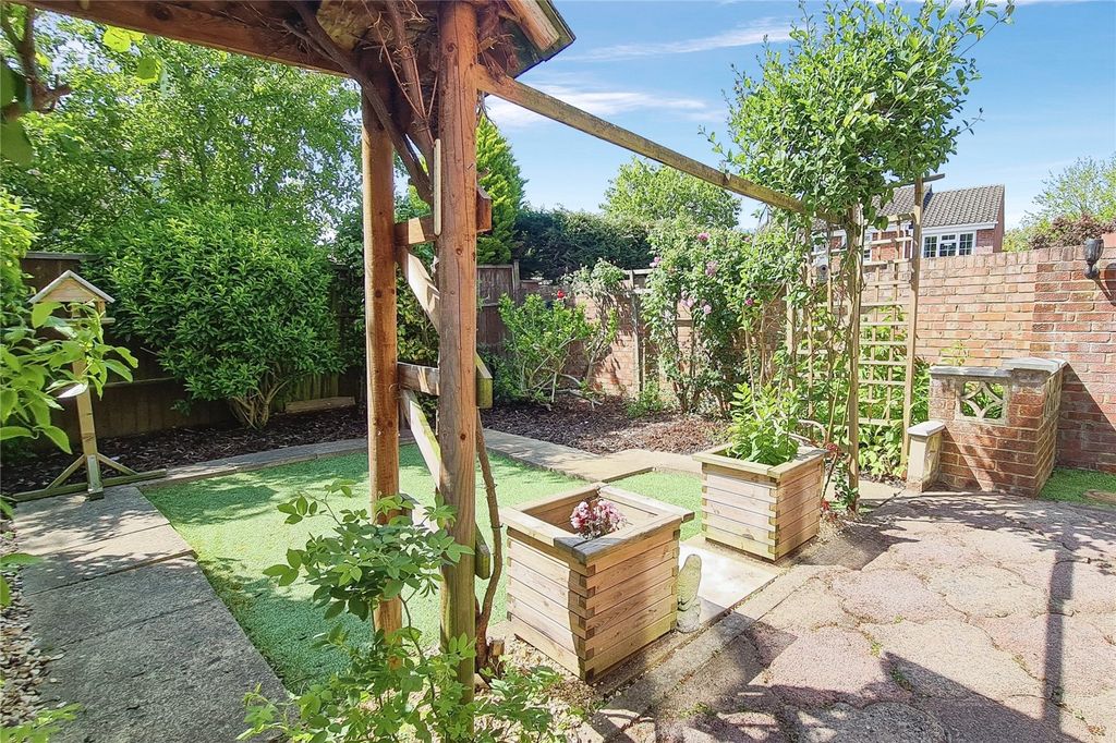 4 bed detached house for saleShepherds Mead, Dilton Marsh BA13 photo 2