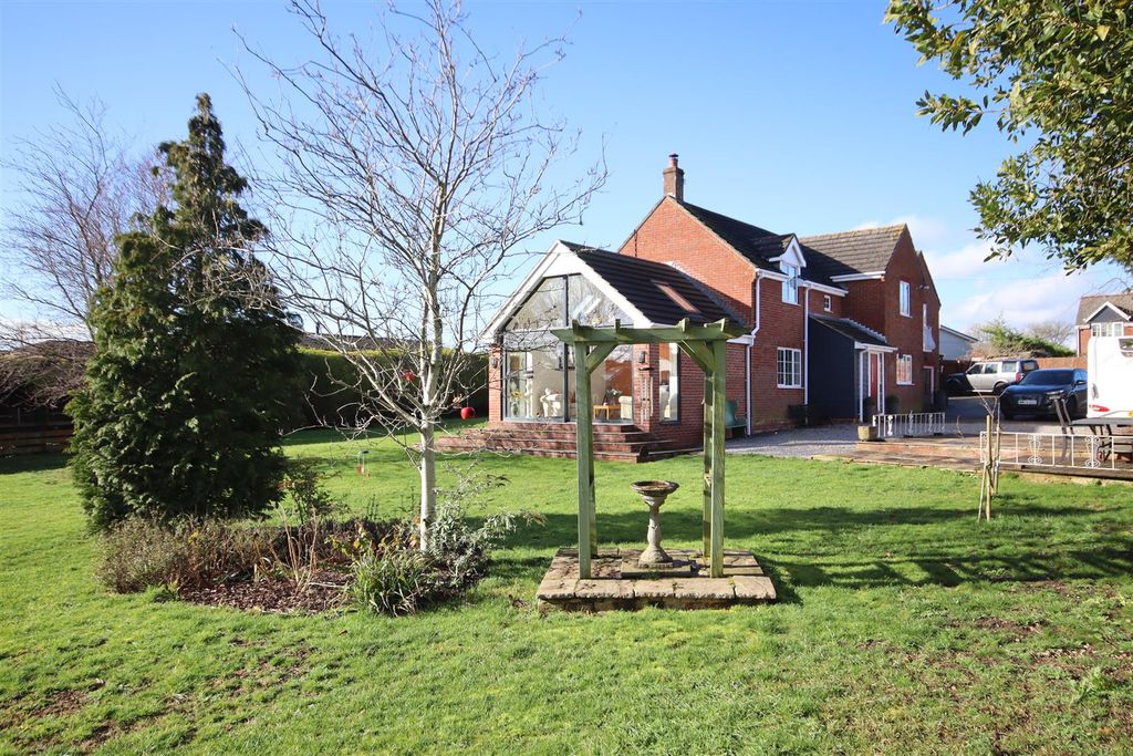 Additional image 23 of 4 bed detached house for saleThe Banks, Lyneham, Chippenham SN15