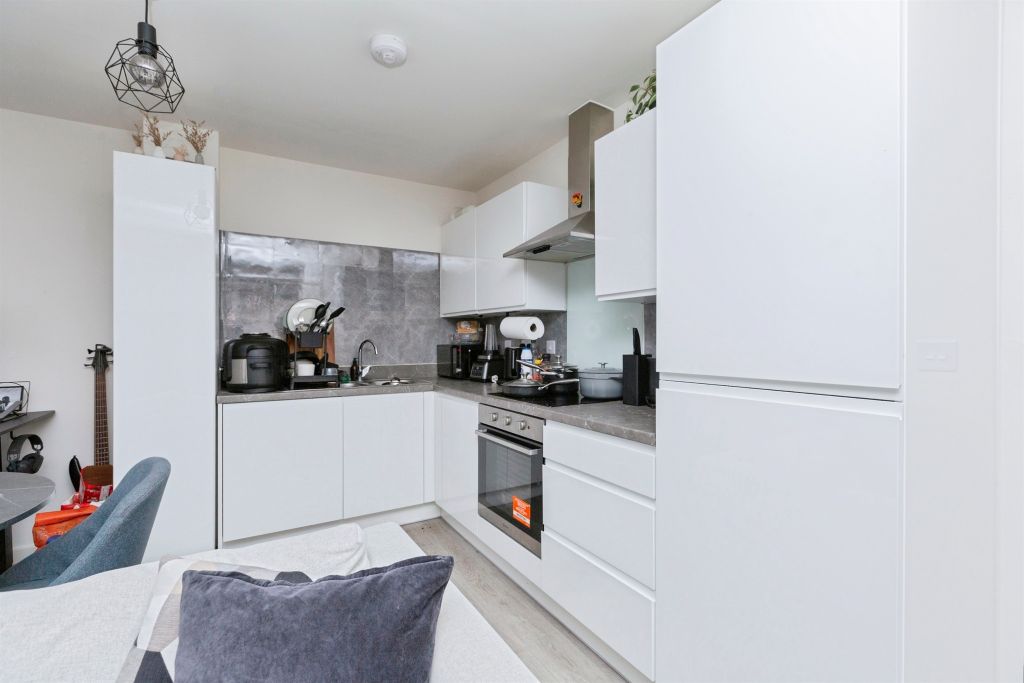2 bed flat for salePingle Wharf Approach, Leicester LE3 photo 4