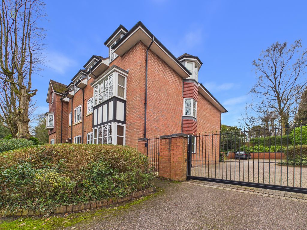 2 bed flat for saleBelwell Lane, Four Oaks, Sutton Coldfield B74