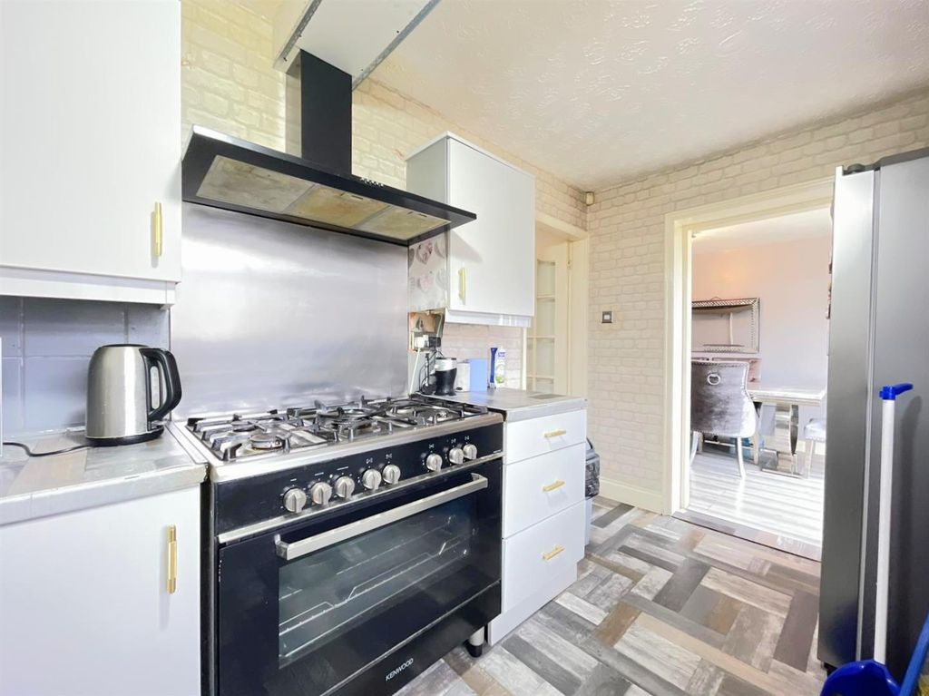 Additional image 3 of 3 bed town house for saleCranesbill Road, Hamilton, Leicester LE5