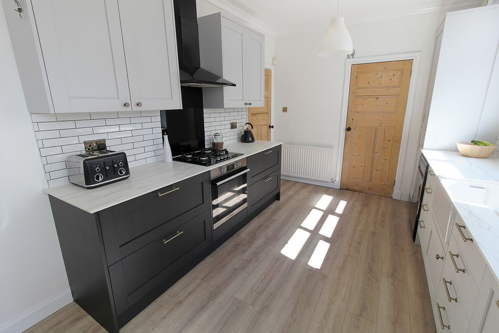 Additional image 8 of 5 bed semi-detached house for saleMeadhurst Road, Western Park, Leicester LE3