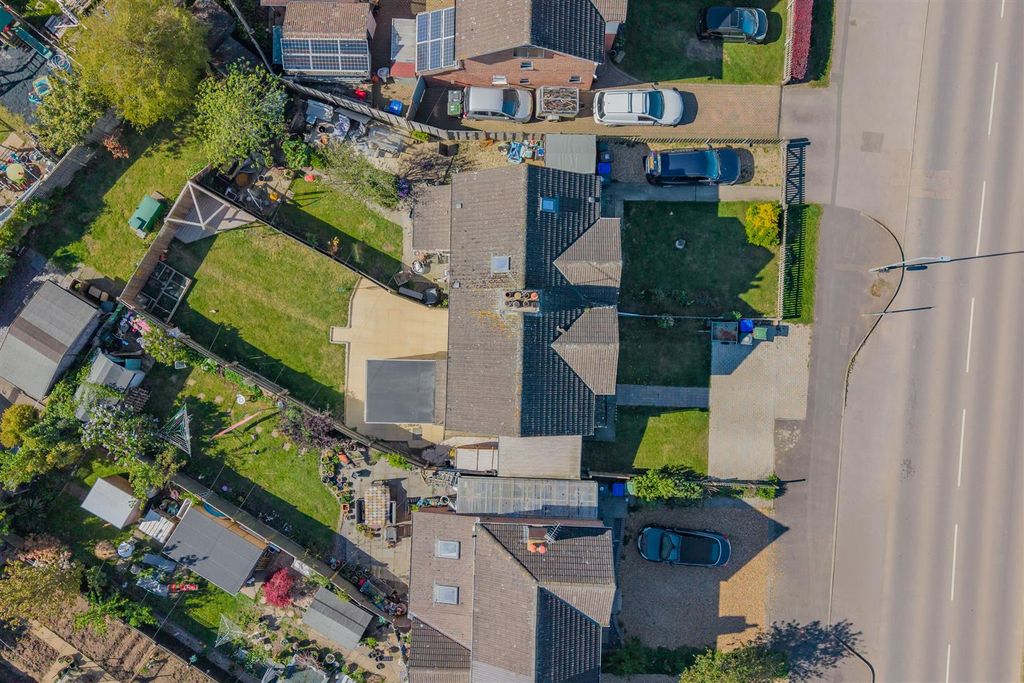 Additional image 32 of 3 bed semi-detached house for sale- Northampton Road, Welford NN6
