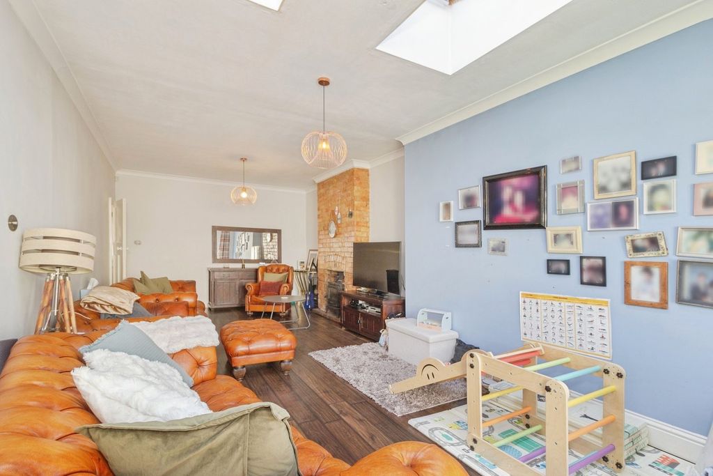 Additional image 3 of 4 bed semi-detached house for saleWestleigh Avenue, Leicester LE3