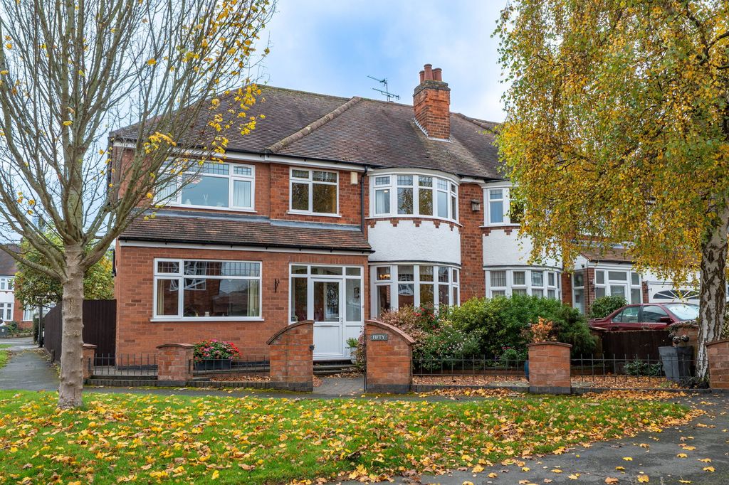 4 bed semi-detached house for saleOakfield Avenue, Birstall, Leicester LE4