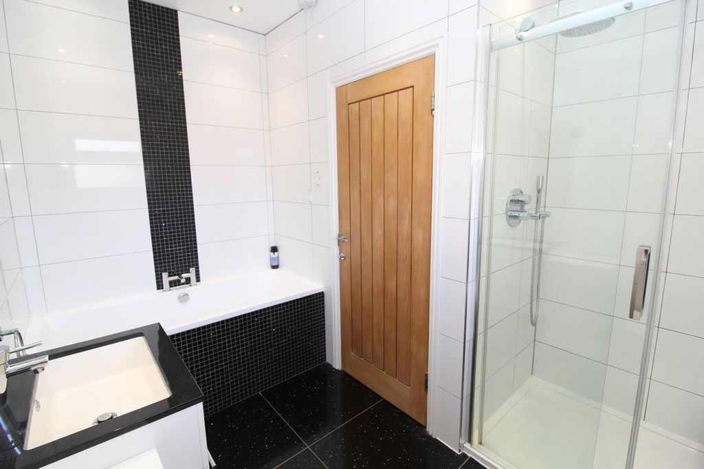 Additional image 15 of 4 bed detached house for saleLittle Glen Road, Glen Parva, Leicester LE2