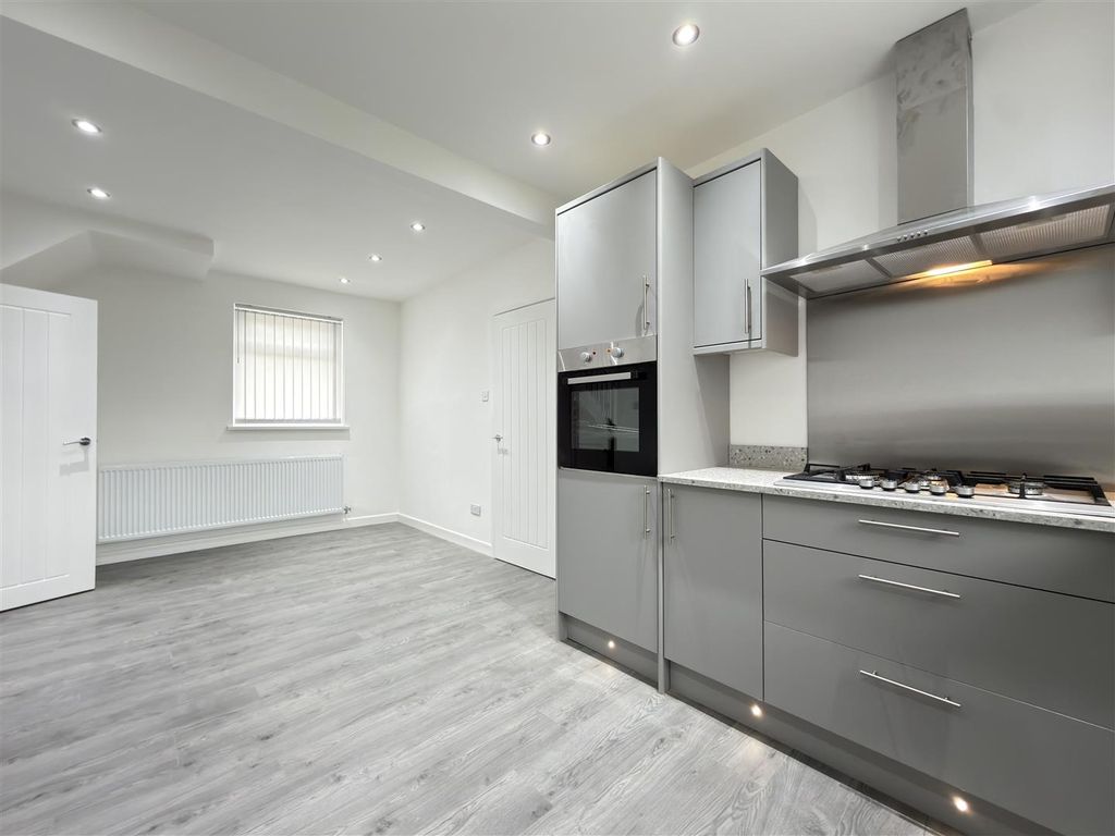 Additional image 10 of 3 bed semi-detached house for saleIngold Avenue, Leicester LE4