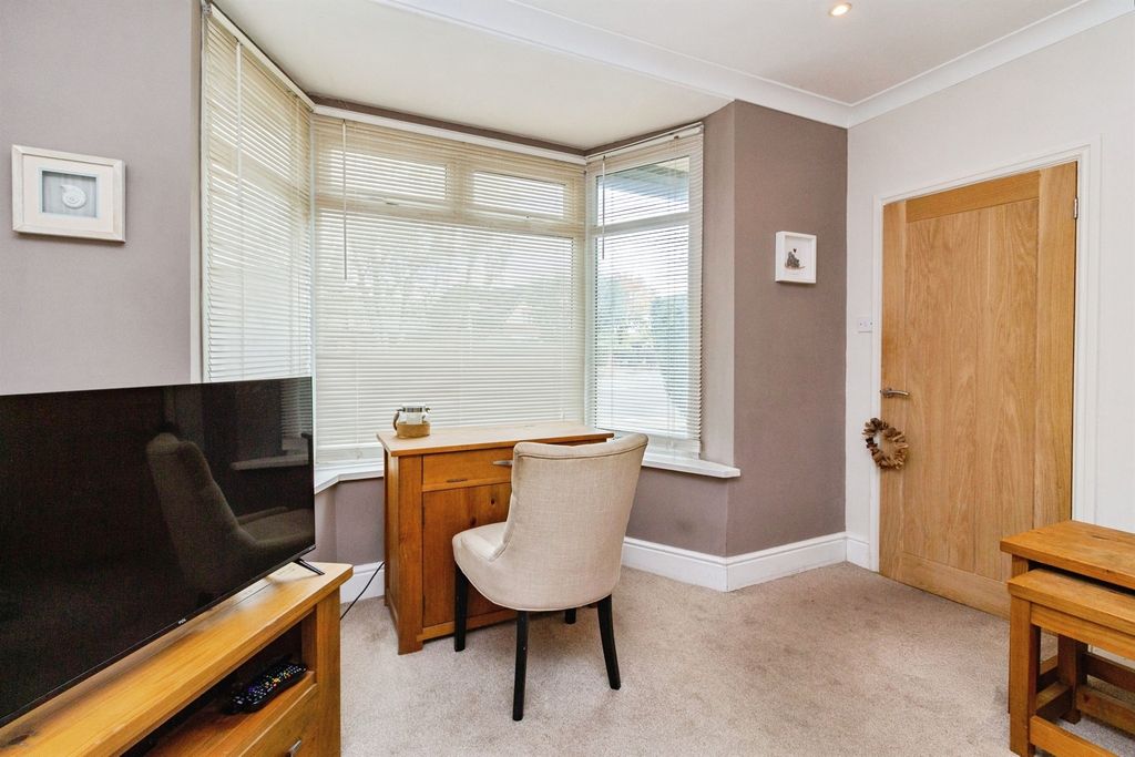 Additional image 6 of 4 bed semi-detached house for saleStone Road, Stafford ST16