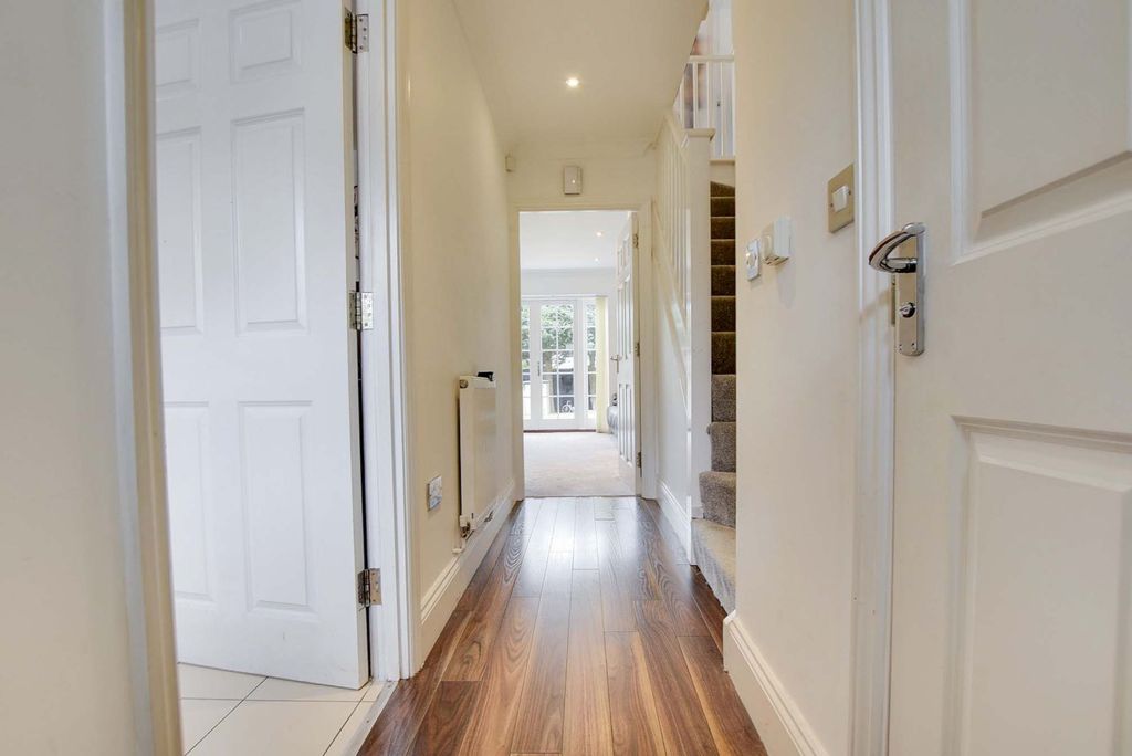 Additional image 8 of 4 bed semi-detached house for saleOrchard Close, Scraptoft, Leicester LE7