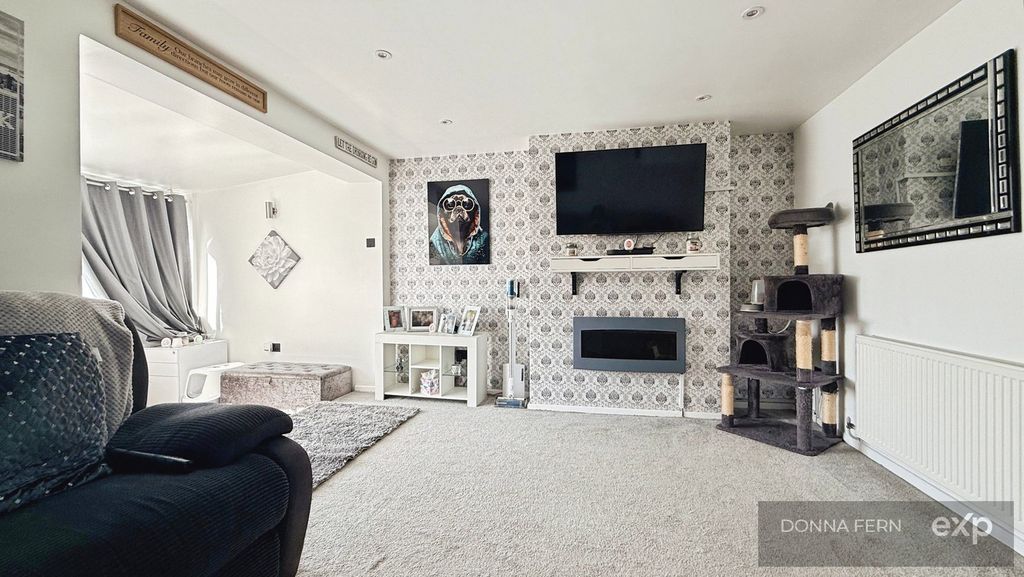 Additional image 8 of 3 bed town house for saleNewmount Road, Fenpark, Stoke-On-Trent ST4
