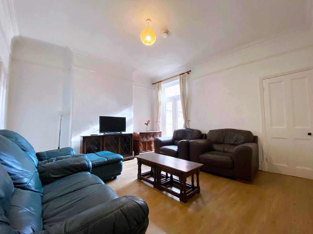 Additional image 2 of 5 bed terraced house for saleHartopp Road, Clarendon Park, Leicester LE2
