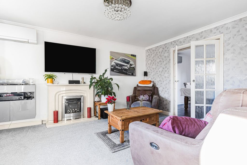 Additional image 4 of 4 bed detached house for saleThe Green, Dauntsey, Chippenham, Wiltshire SN15