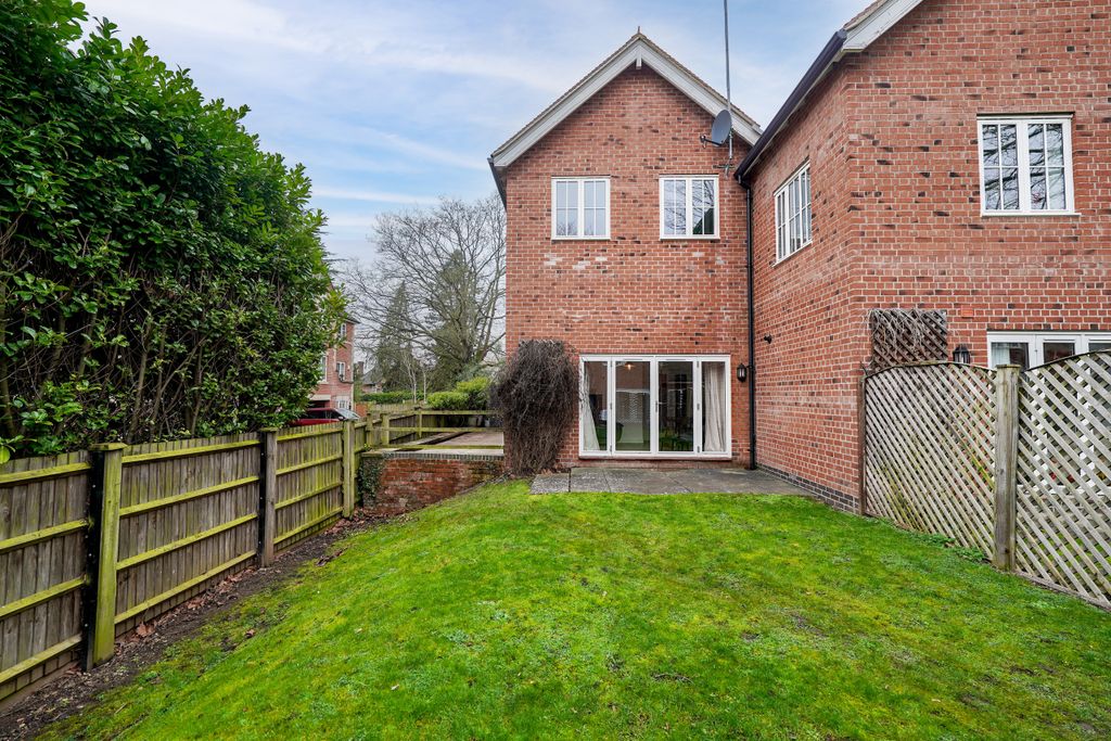 Additional image 13 of 2 bed flat for saleElms Road, Stoneygate, Leicester LE2
