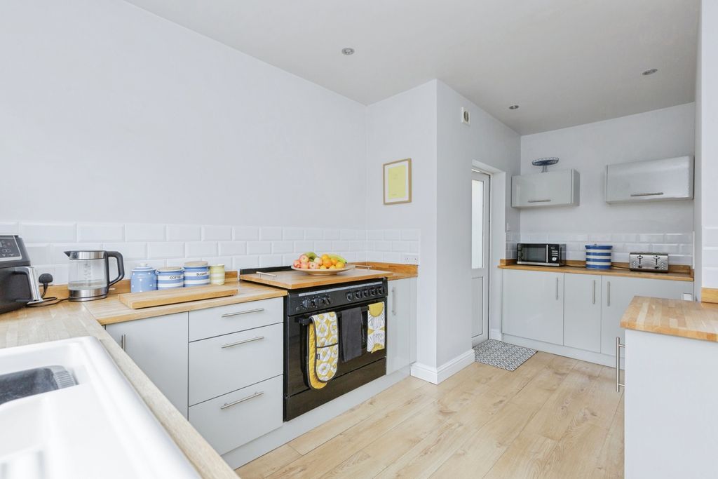 Additional image 8 of 3 bed semi-detached house for saleBirchtree Avenue, Birstall, Leicester, Leicestershire LE4