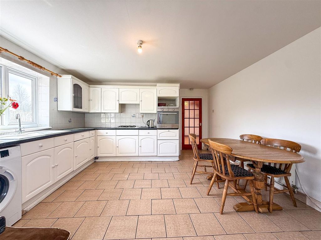 4 bed detached house for saleSmithy Lane, Biddulph ST8 photo 4