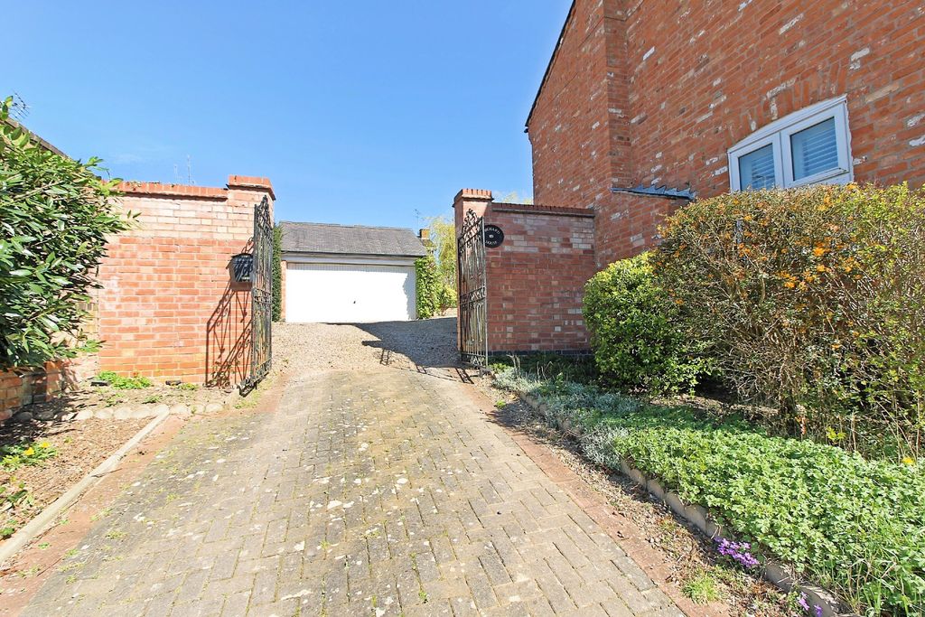 Additional image 3 of 4 bed detached house for saleGrange Lane, Thurnby LE7