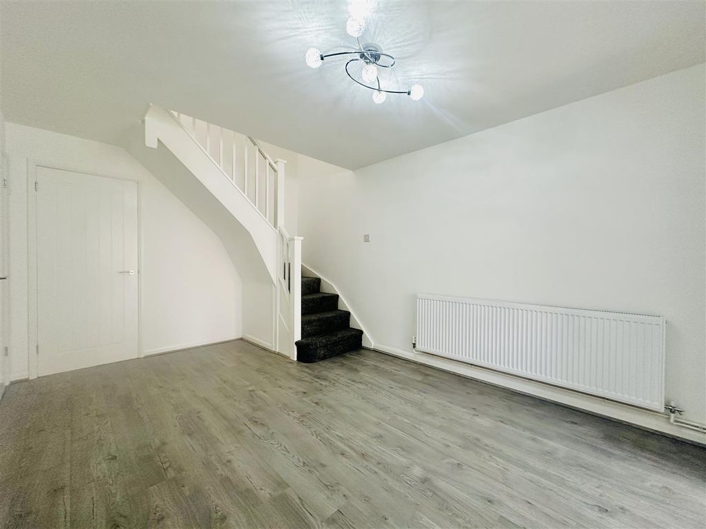 Additional image 2 of 4 bed semi-detached house for saleOliver Road, Northfields, Leicester LE4
