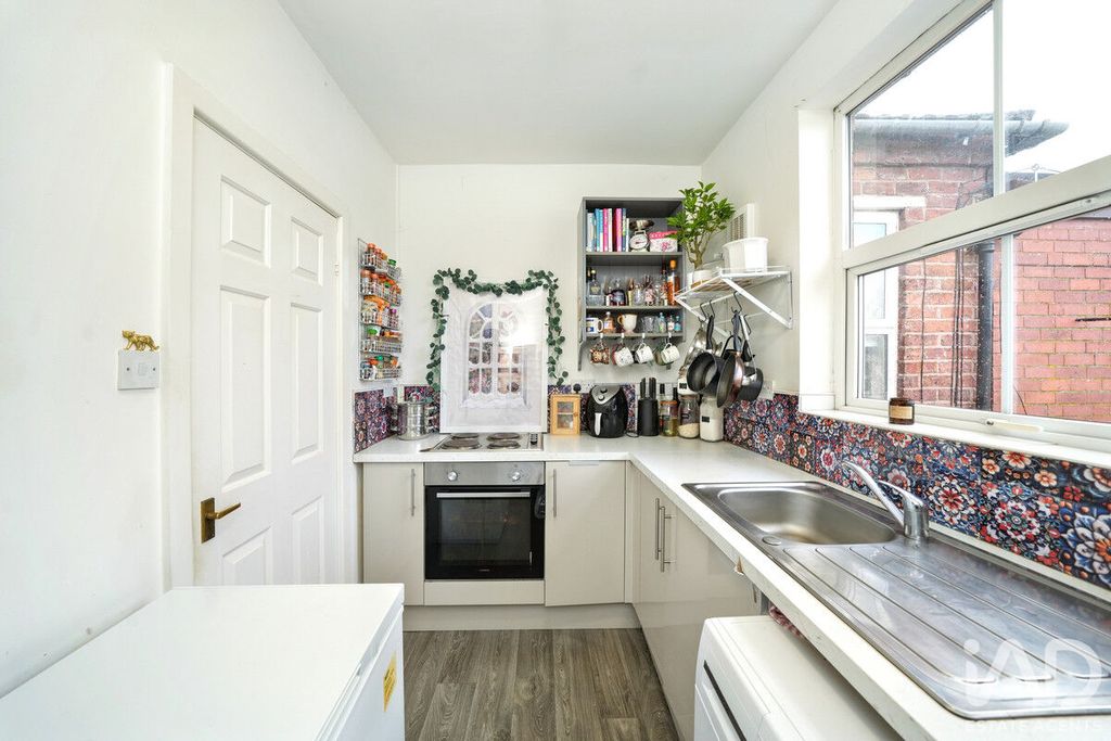 Additional image 14 of 1 bed flat for saleWestern Road, Stourbridge DY8
