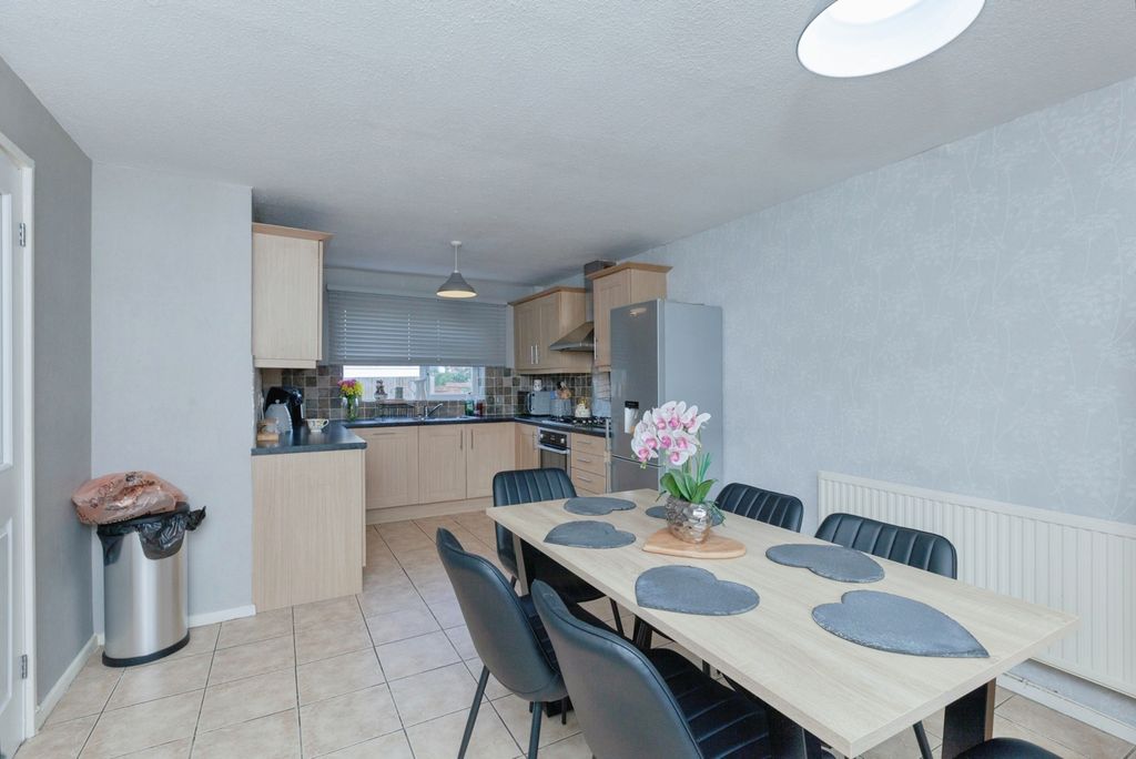 Additional image 3 of 5 bed semi-detached house for salePitchens Close, Leicester, Leicestershire LE4