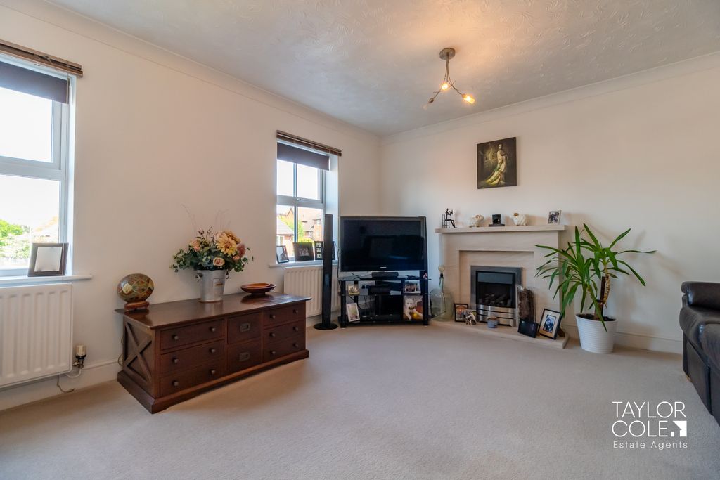 Additional image 10 of 4 bed terraced house for saleKensington Drive, Tamworth B79