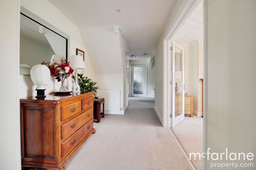 Additional image 12 of 6 bed detached house for saleUffcott, Swindon SN4