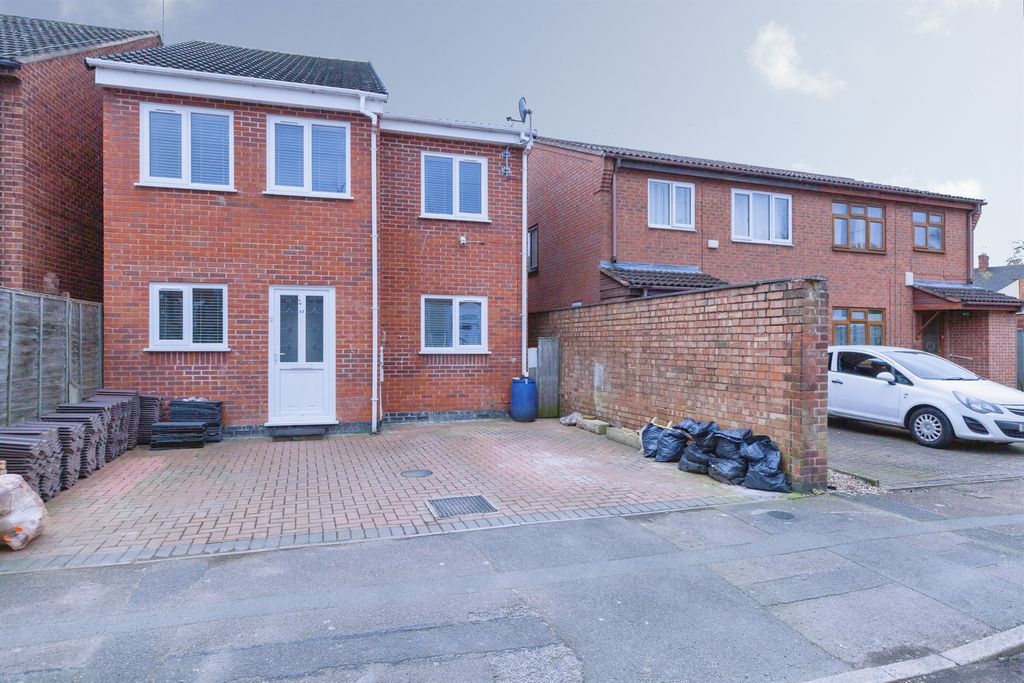 3 bed detached house for saleLothair Road, Leicester LE2