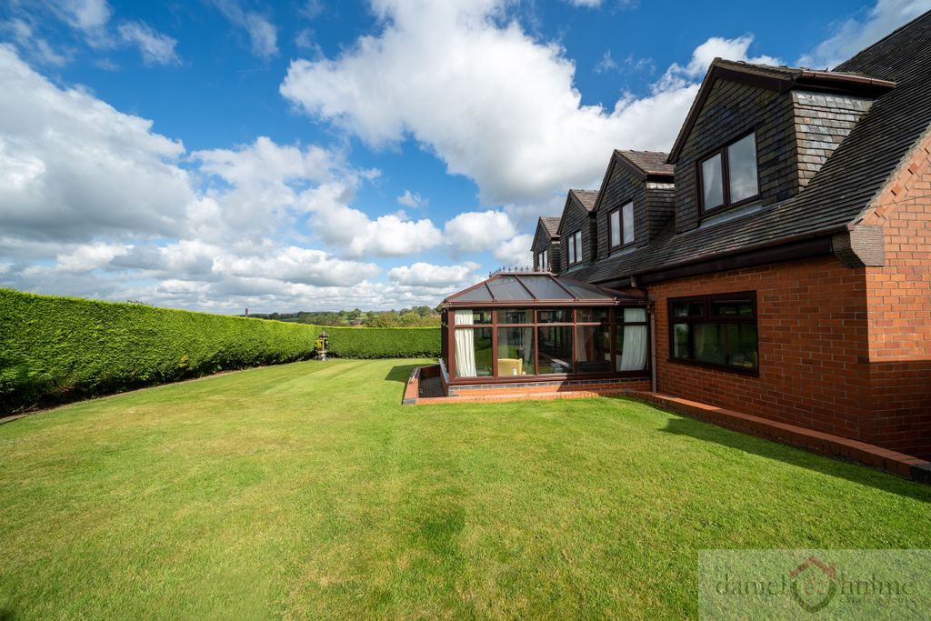 4 bed detached house for saleBarnfields Bungalow Barnfields Lane, Kingsley, Stoke-On-Trent ST10 photo 4