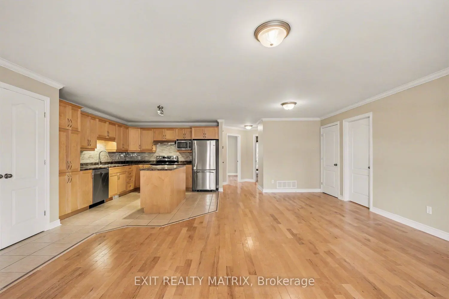 856 Notre-Dame Street 103 photo 3
