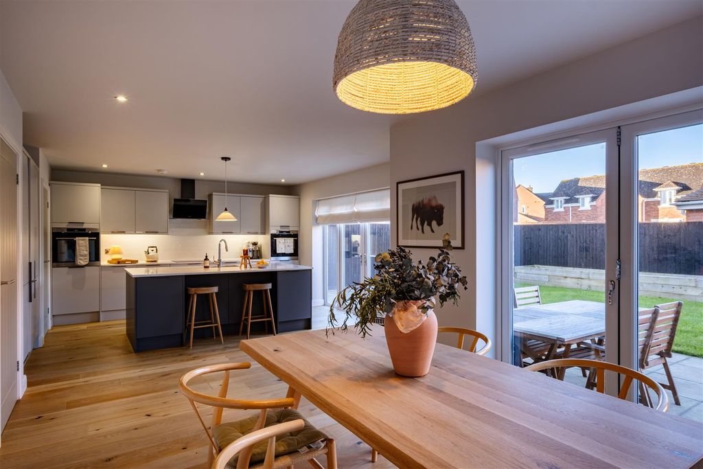 Additional image 8 of 4 bed detached house for saleDumore Hay Lane, Fradley WS13