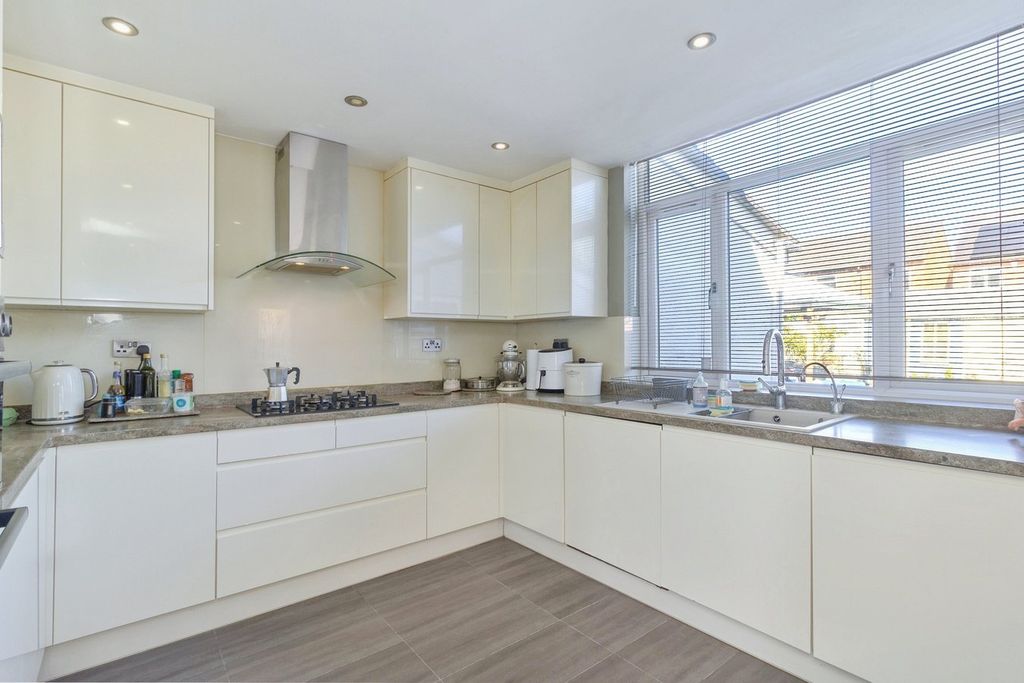 Additional image 7 of 4 bed semi-detached house for saleWestleigh Avenue, Leicester LE3