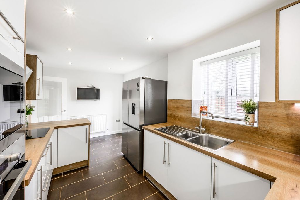Additional image 5 of 3 bed semi-detached house for saleQuinton Avenue, Walsall WS6