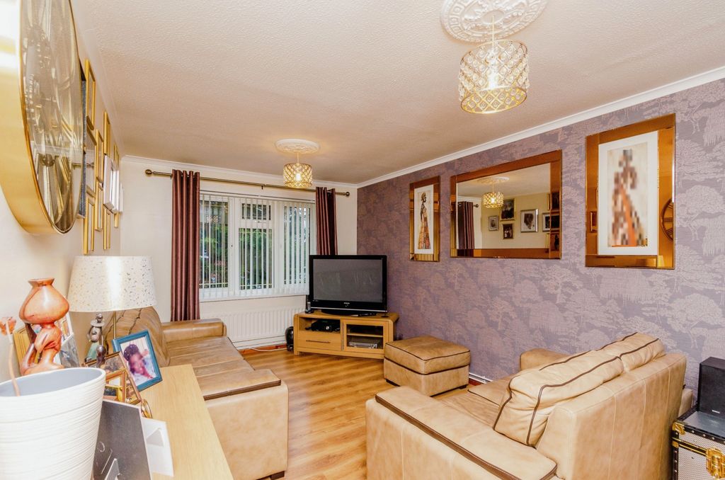 Additional image 2 of 3 bed maisonette for saleHambledon Close, Wolverhampton WV9
