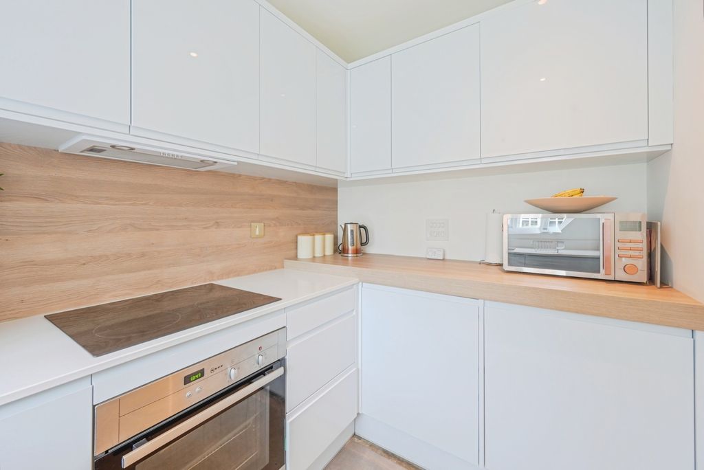 Additional image 5 of 3 bed town house for saleLowes Drive, Tamworth, Staffordshire B77