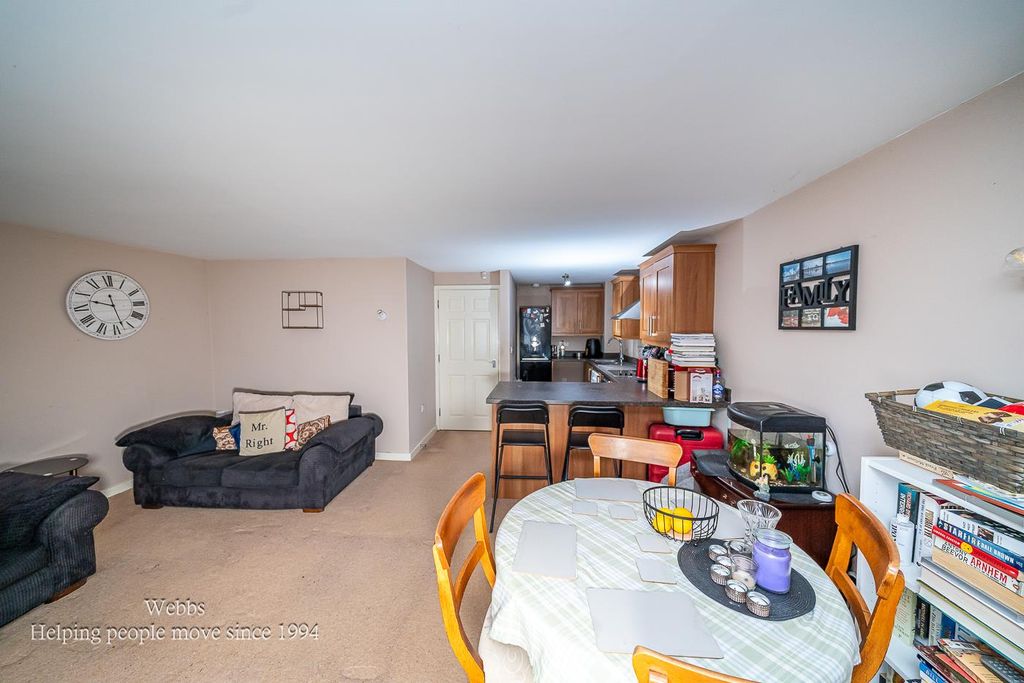 Additional image 6 of 2 bed flat for salePark Road, Bloxwich, Walsall WS3